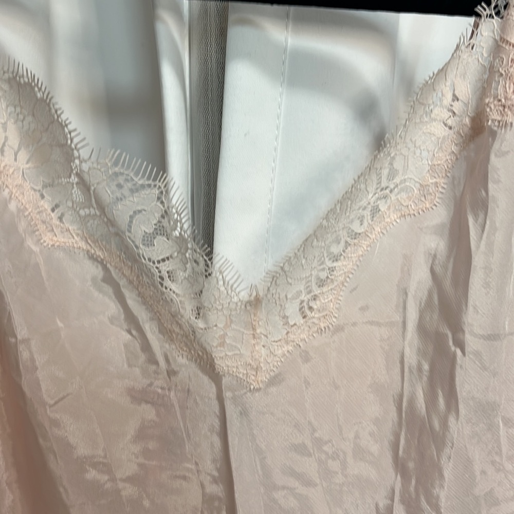 Victorias secret pink lace Camisole with adjustable straps size large - Picture 3 of 7